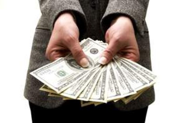 Criza financiara impune masuri comuniste ale look-ului