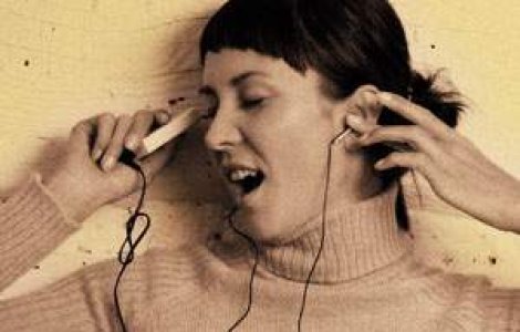 iPod-ul incrustat cu diamante sare in ajutorul copiilor cu HIV