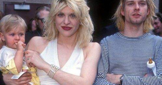 Fiica lui Kurt Cobain se casatoreste cu sosia tatalui ei