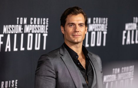 Henry Cavill, in rol principal in "The Witcher"