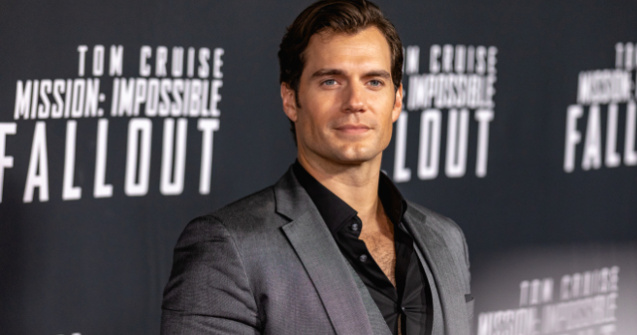 Henry Cavill, in rol principal in "The Witcher"