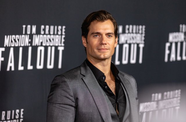 Henry Cavill, in rol principal in "The Witcher"