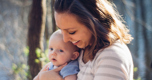 USR: Femeile cu venituri din drepturi de autor, lasate de coalitia PSD-ALDE fara indemnizatia de crestere a copilului