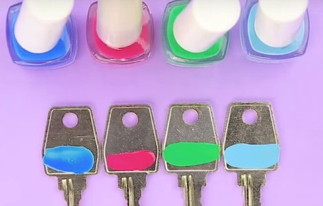  Top  O poti folosi pe post de lipici si nu numai. 10 intrebuintari inedite ale ojei