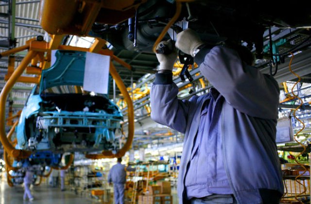 Studiu: Accelerarea adoptarii masinilor electrice in Europa va afecta numarul locurilor de munca, inclusiv in Romania