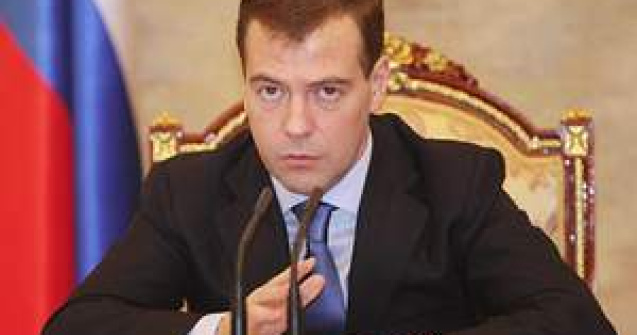 Dmitri Medvedev monitorizeaza vacantele oficialilor rusi in strainatate