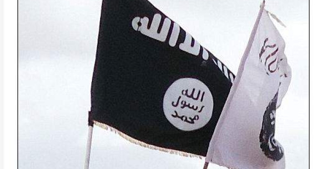 Drapelul al-Qaeda, arborat in Libia