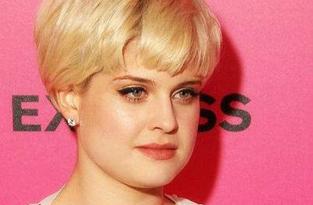 Kelly Osbourne, inselata cu un transsexual