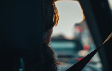 O soferita beata a avariat sapte autoturisme in timp ce incerca sa parcheze