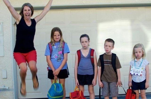 Entuziasm vs tristete: 8 imagini din prima zi de scoala care surprind atat reactiile copiilor, cat si pe cele ale parintilor