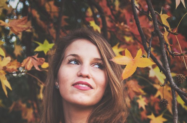 Ghid de frumusete pentru toamna: 6 sfaturi de ingrijire pentru perioada racoroasa care urmeaza