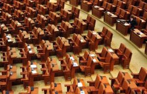 Deputatii au tinut cu dintii de bugetul lor marit
