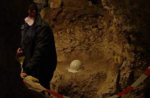 China: 4 morti si 57 de mineri blocati in urma unei explozii