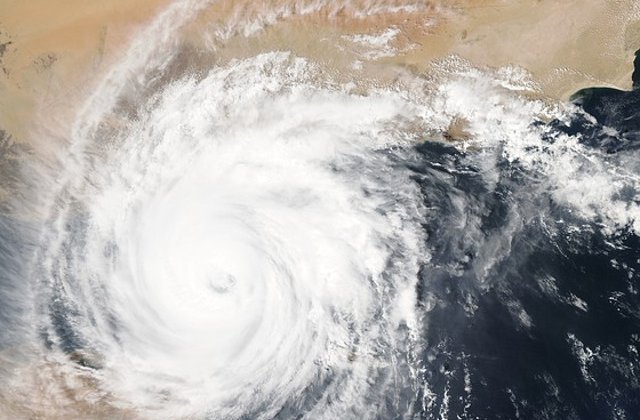 Uraganul Florence a evoluat rapid, atingand intr-un ritm accelerat gradul 4