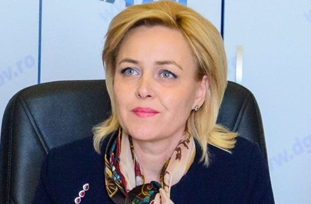 USR: Carmen Dan distorsioneaza si fuge de realitatea mitingului de pe 10 august