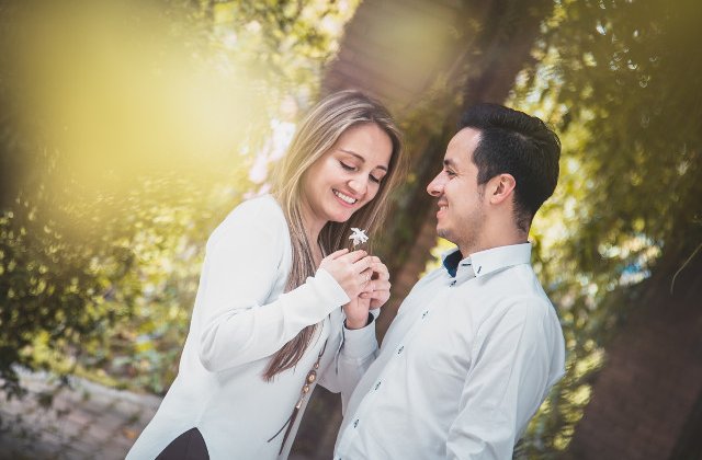 Cum afli daca partenerul te iubeste? 10 lucruri pe care un barbat indragostit nu le face niciodata