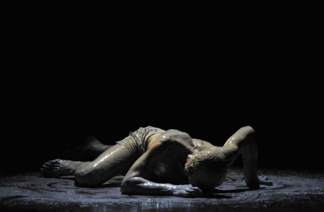 Anton Adasinsky, de pe scena Festivalului de la Venetia, la Teatrul Masca