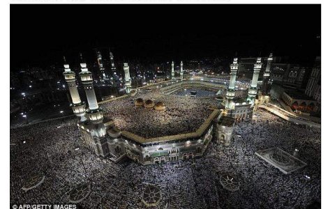  Foto  Trei milioane de musulmani in pelerinaj