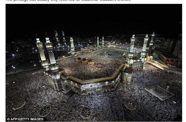 [FOTO] Trei milioane de musulmani in pelerinaj