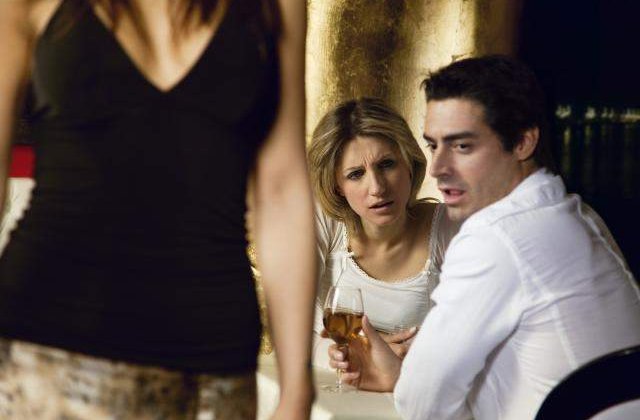 7 elemente care dau de gol un mincinos