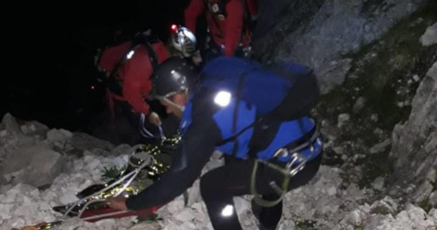 O turista a murit dupa ce a cazut intr-o prapastie din Muntii Piatra Craiului