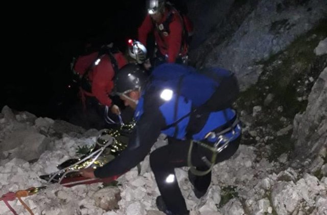 O turista a murit dupa ce a cazut intr-o prapastie din Muntii Piatra Craiului