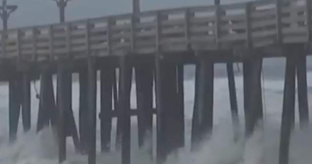 Furtuna Florence, care a facut deja 13 victime, ar putea provoca in continuare inundatii in estul SUA