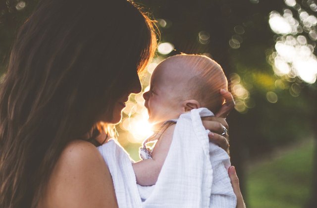 Te simti coplesita si esti irascibila. 6 semne ale depresiei postnatale