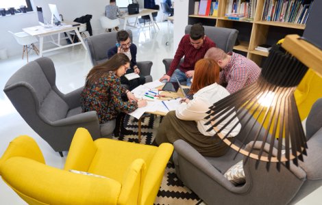 4 schimbari pentru un spatiu de lucru unde oamenii se simt bine