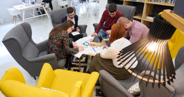 4 schimbari pentru un spatiu de lucru unde oamenii se simt bine