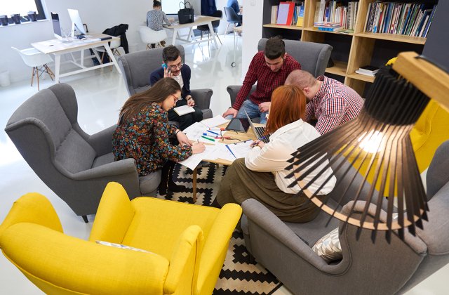 4 schimbari pentru un spatiu de lucru unde oamenii se simt bine