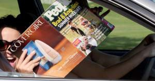 Cyberfeminism romanesc: 'Revistele de femei prostesc?'