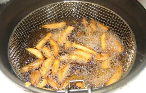 Americanii "zboara" cu ulei prajit de la fast-food