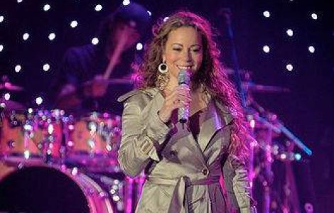 Mariah Carey intra in randul mamicilor sexy