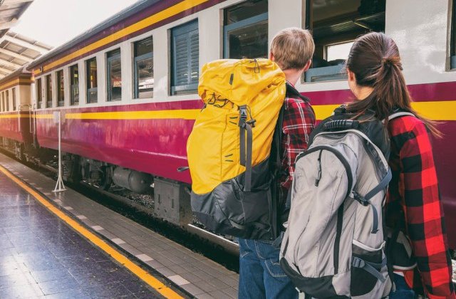 12 sfaturi practice cate te vor ajuta atunci cand calatoresti cu trenul