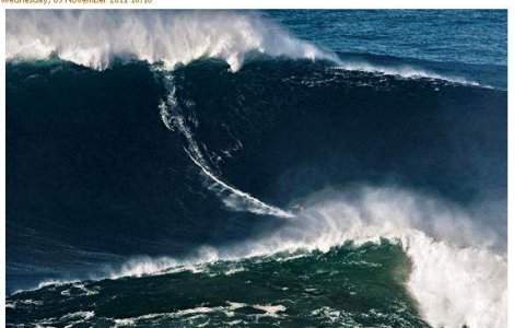  Video  Cine a "calarit" un val cat un bloc cu 10 etaje?