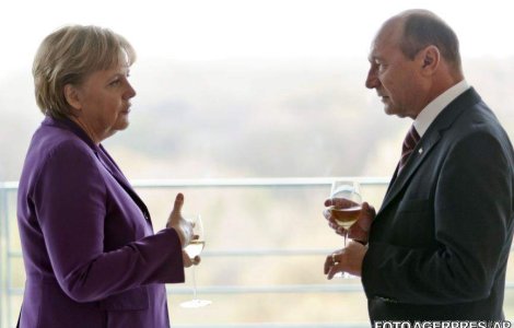  Video  Aderarea Romaniei la euro: Schimb de replici Basescu - Merkel