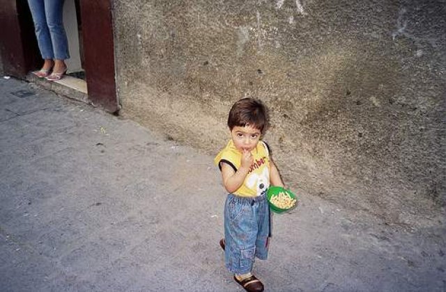 Masuri de criza: Guvernul taie tot de la saraci