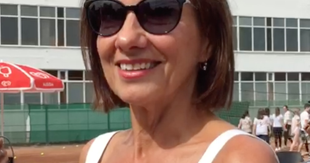 Carmen Iohannis si-a dus elevii de la clasa la care e diriginta la un antrenament de tenis