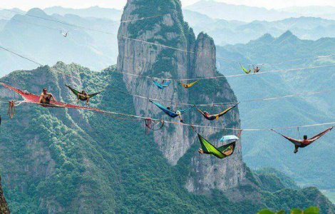  Top  7 activitati riscante care-ti vor creste adrenalina. Putini au curajul sa incerce astfel de experiente