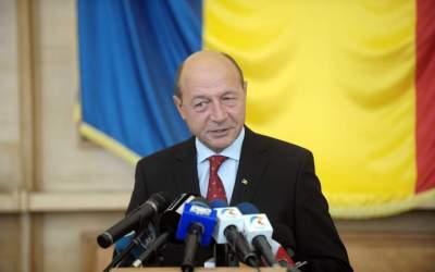 Basescu si &quot;circul ieftin&quot; cu...