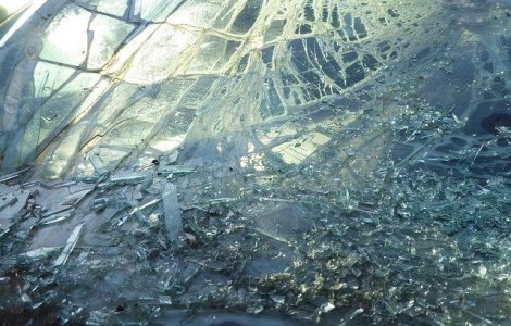 O persoana a murit si trei au fost ranite in urma unui accident rutier