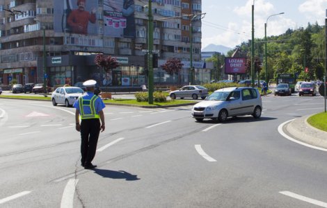 Amenzile de circulatie ar putea creste cu peste 40% de la 1 ianuarie: salariul minim brut va ajunge la 2.050 de lei