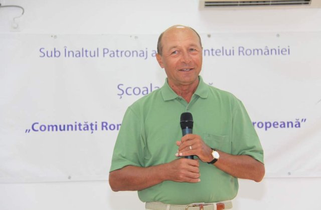 Basescu despre pensii: Pot sa planga cat vor, nu sunt bani