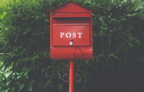 O americanca a primit un colet cu 2 decenii intarziere