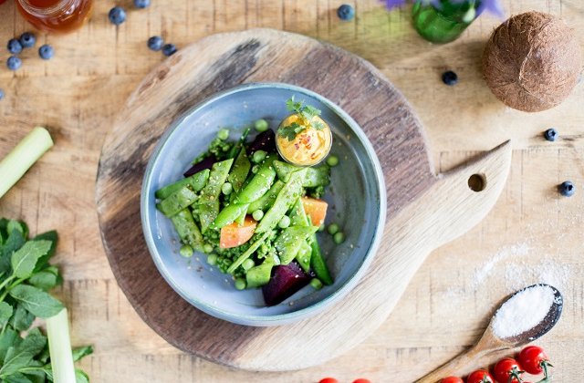 Vegetarienii au comandat online mancare de noua ori mai mult in ultimul an