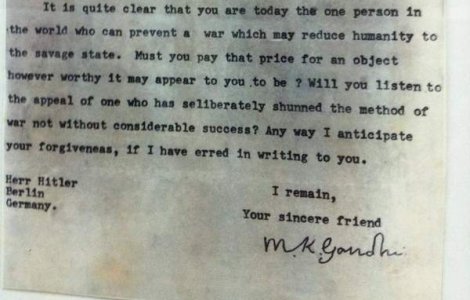  Foto  Scrisoarea lui Gandhi catre Hitler: "Prietene drag.."
