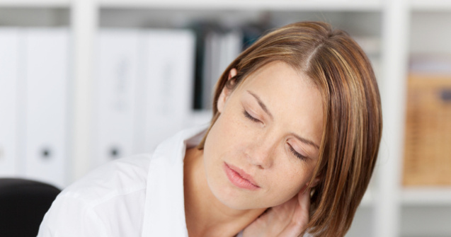 4 afectiuni declansate de statul pe scaun, la birou