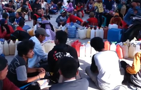 Indonezia: Bilantul seismului si al tsunamiului a crescut la 1.407 morti