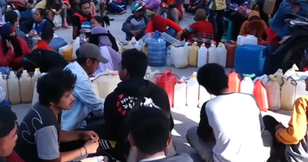 Indonezia: Bilantul seismului si al tsunamiului a crescut la 1.407 morti